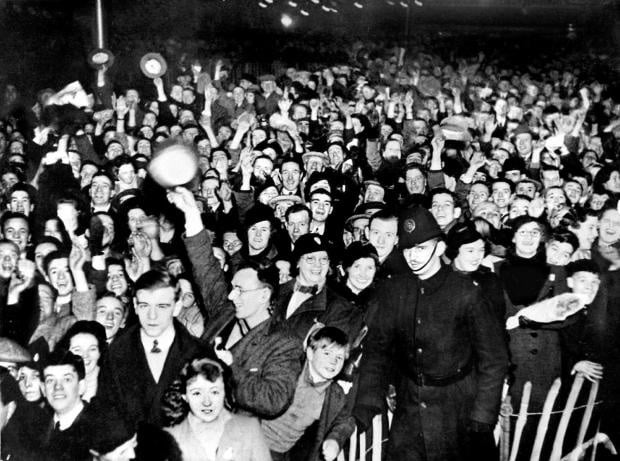 CROWDS WELCOME IN THE NEW YEAR IN GEORGE SQUARE , GLASGOW ..STAFF PIC TAKEN 1.1.1939.