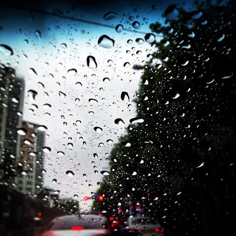 A poem by Tricia McCallum April 2, 2020. A rainy day in traffic.